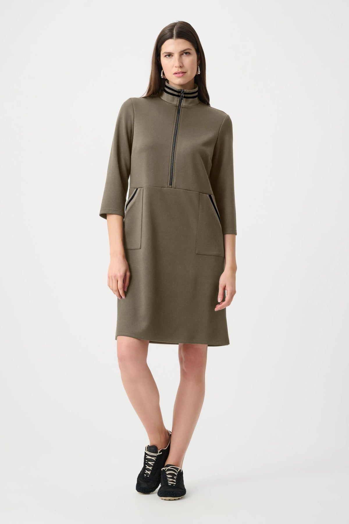 Vestido Funnel cuello con ribete a rayas